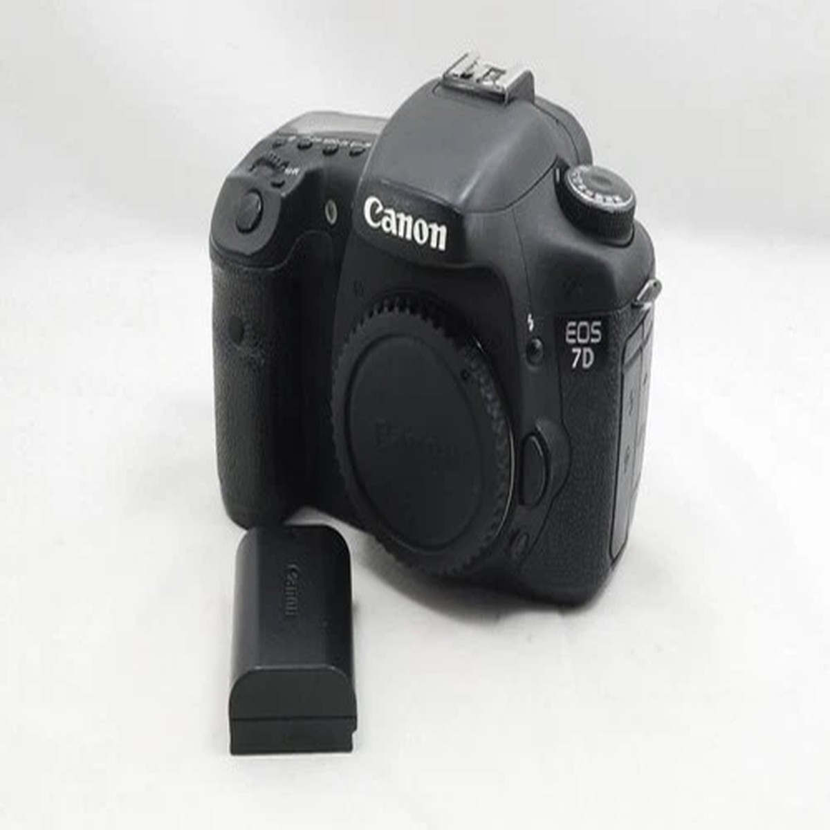 , bargain, clearance sale, Canon EOS 7D body, digital SLR camera (R8-512)